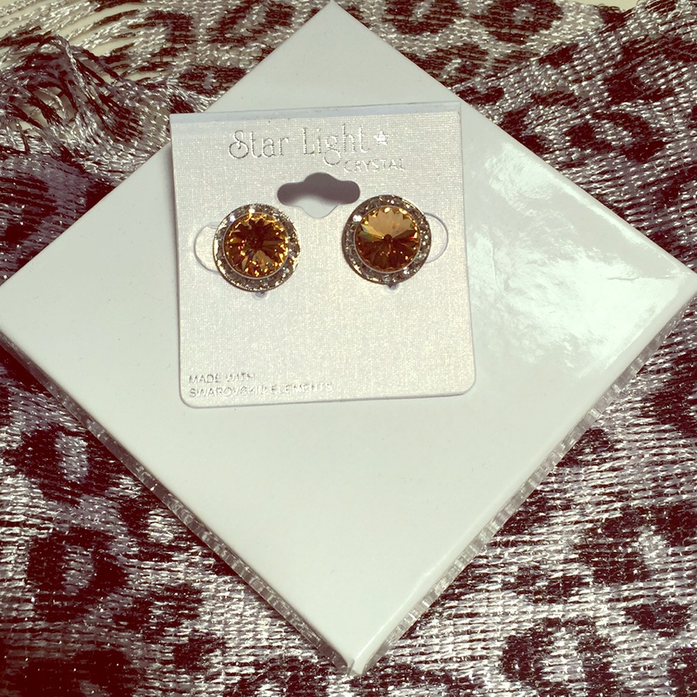 Gold studs made with Swarovski Elements